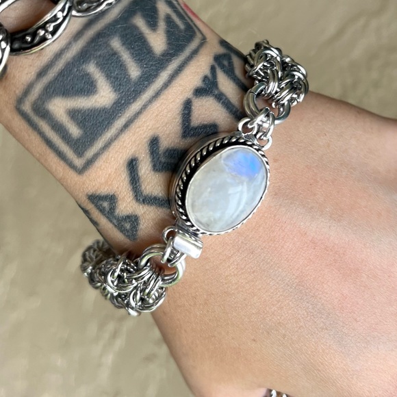 Maille stainless steel moonstone bracelet . Handmade chain & moonstone gem clasp - Picture 9 of 12